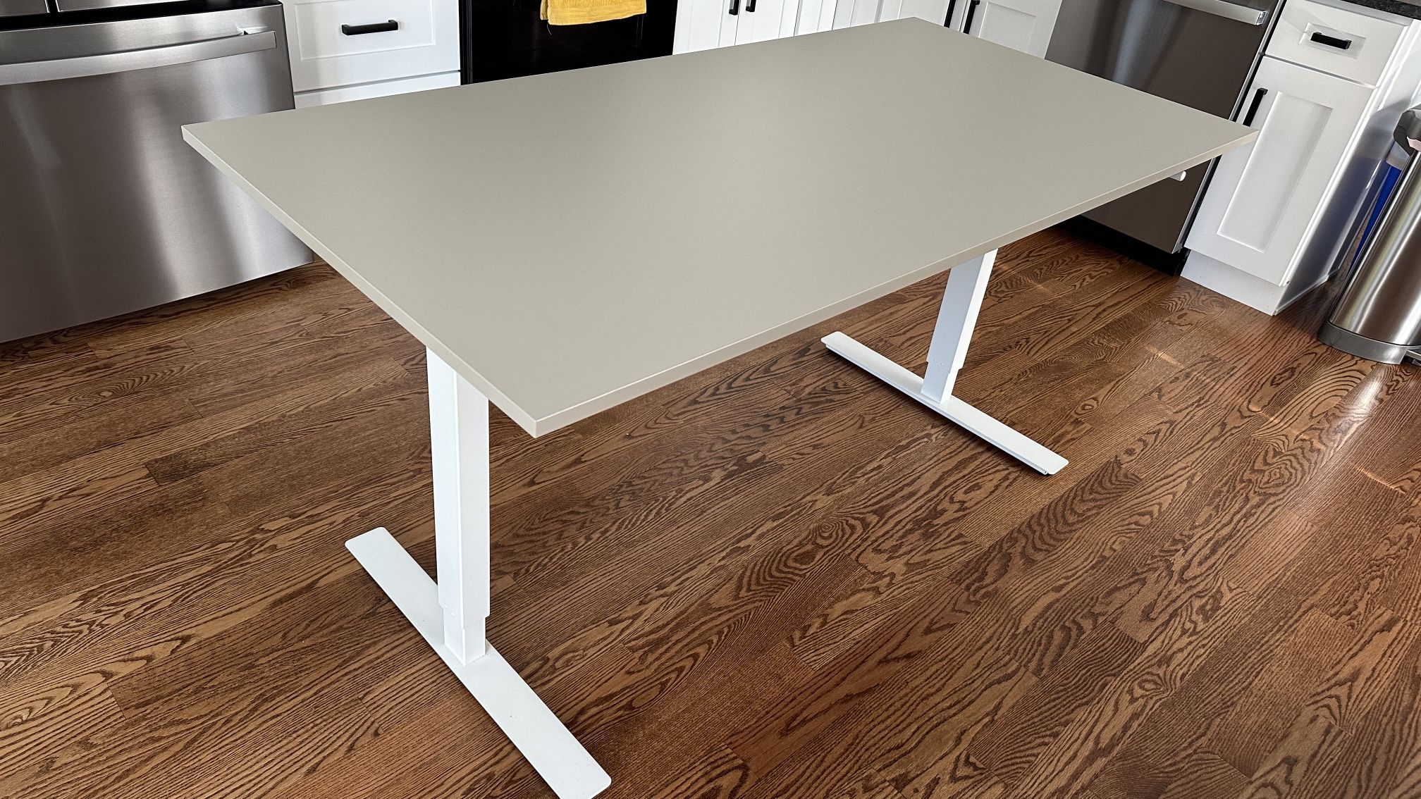 TROTTEN Desk sit/stand, beige/white, 63x31 1/2 "