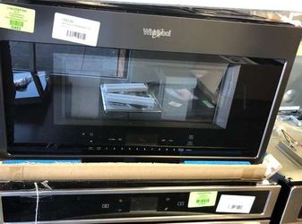 Brand New Whirlpool 1.9 cu. ft. Smart Over the Range Convection Microwave in Fingerprint Resistant Black Stainless LL0R
