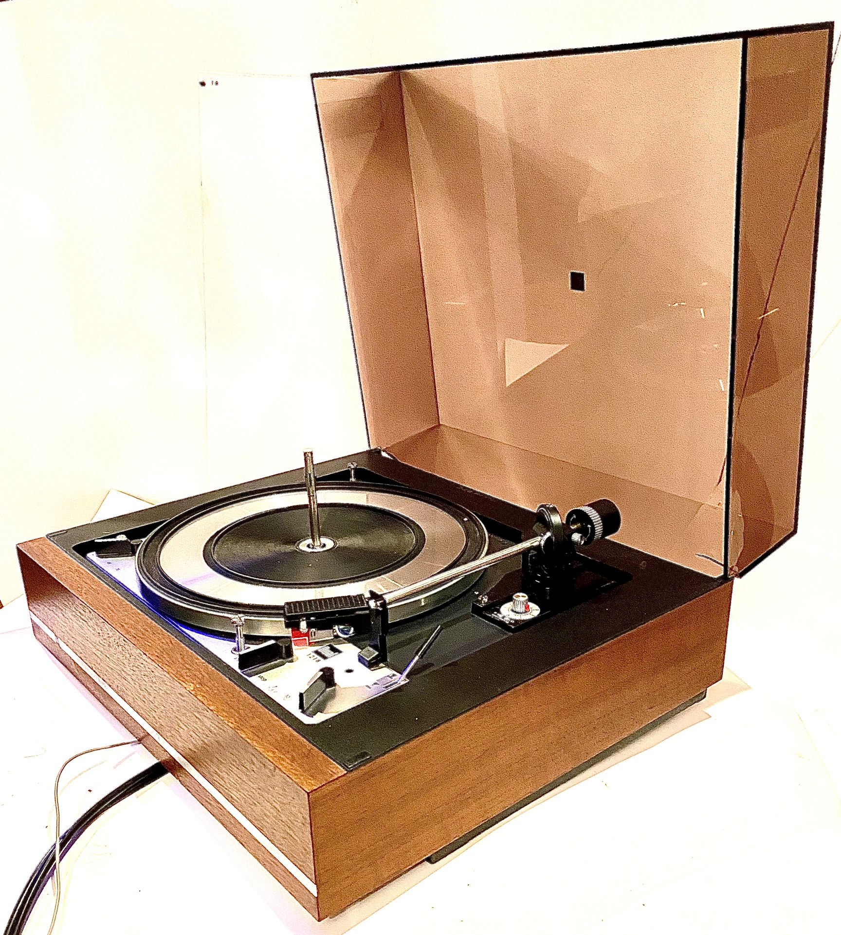 Dual 1218 Stackable 6 Albums Turntable