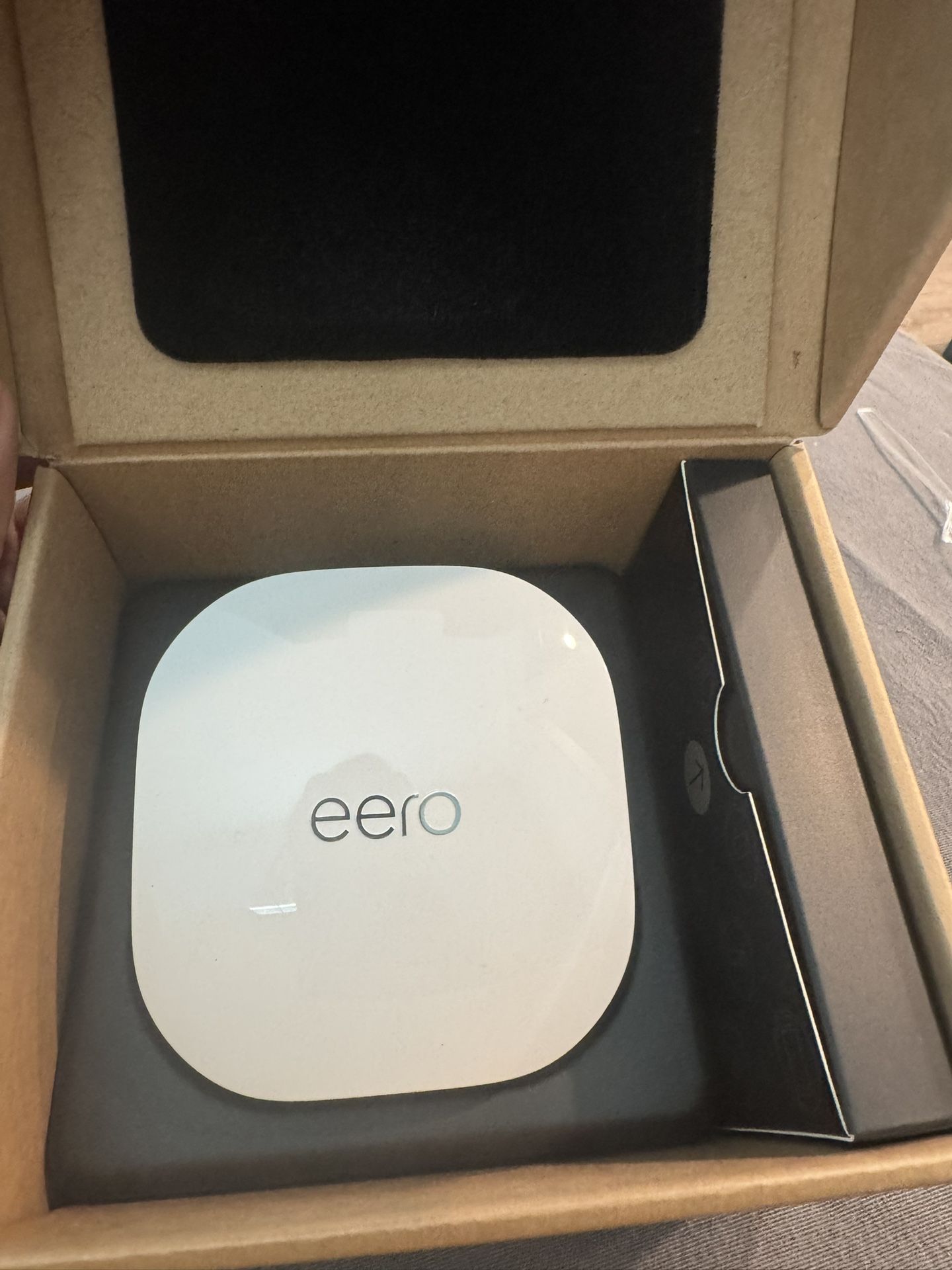 Eero 6 Dual Band Mesh WiFi Router