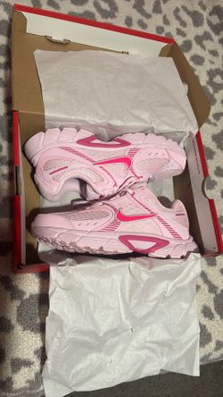 Pink Nike V5 RNR BG Kids Size 5.5- WORN ONCE