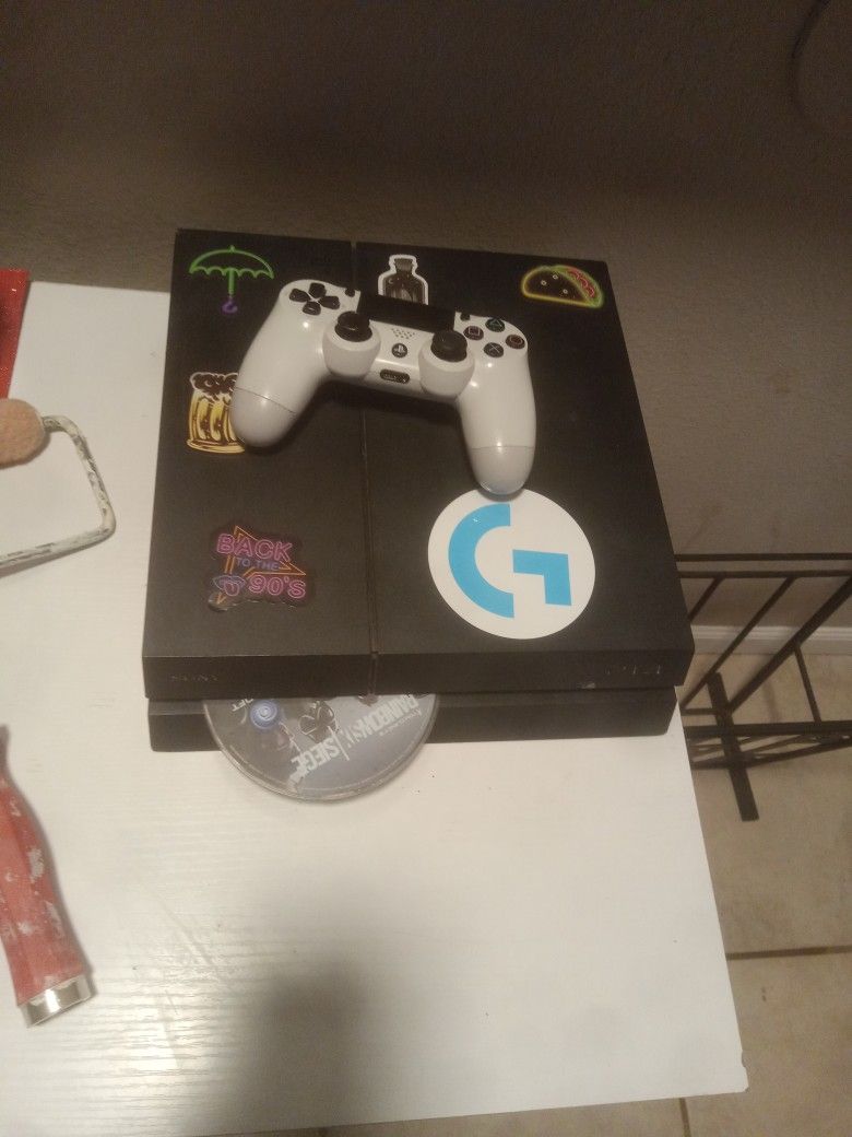 Ps4 With Game And Power Cord 