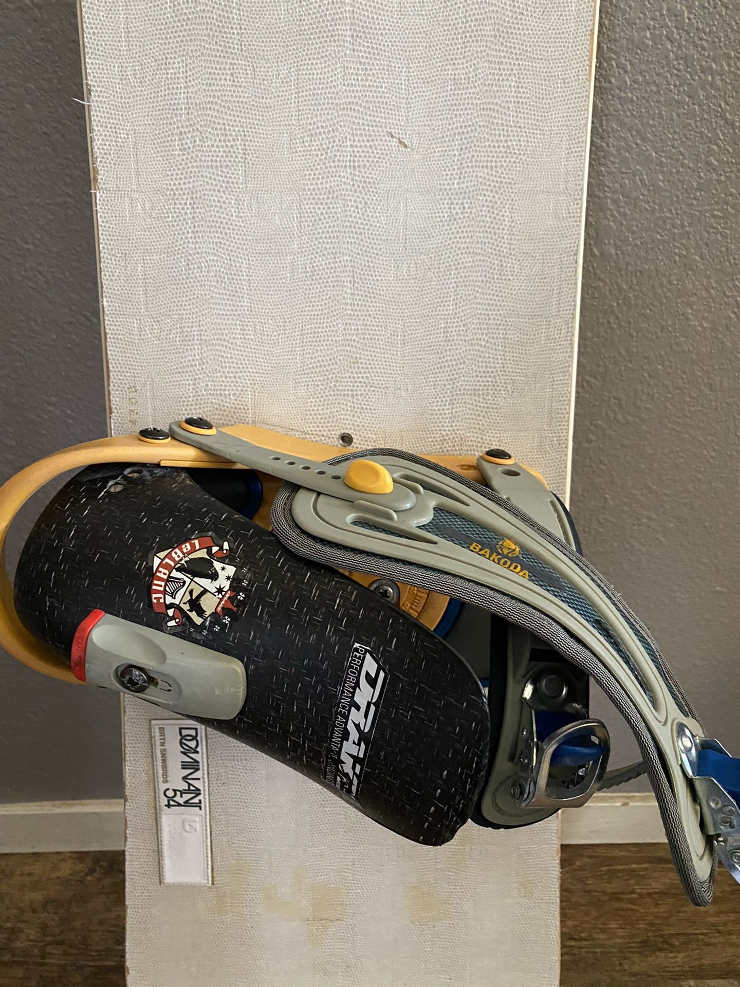 Burton Dominant Snowboard for Sale in North Las Vegas, NV - OfferUp