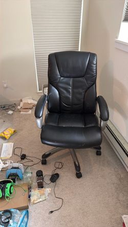 Black office/gaming chair