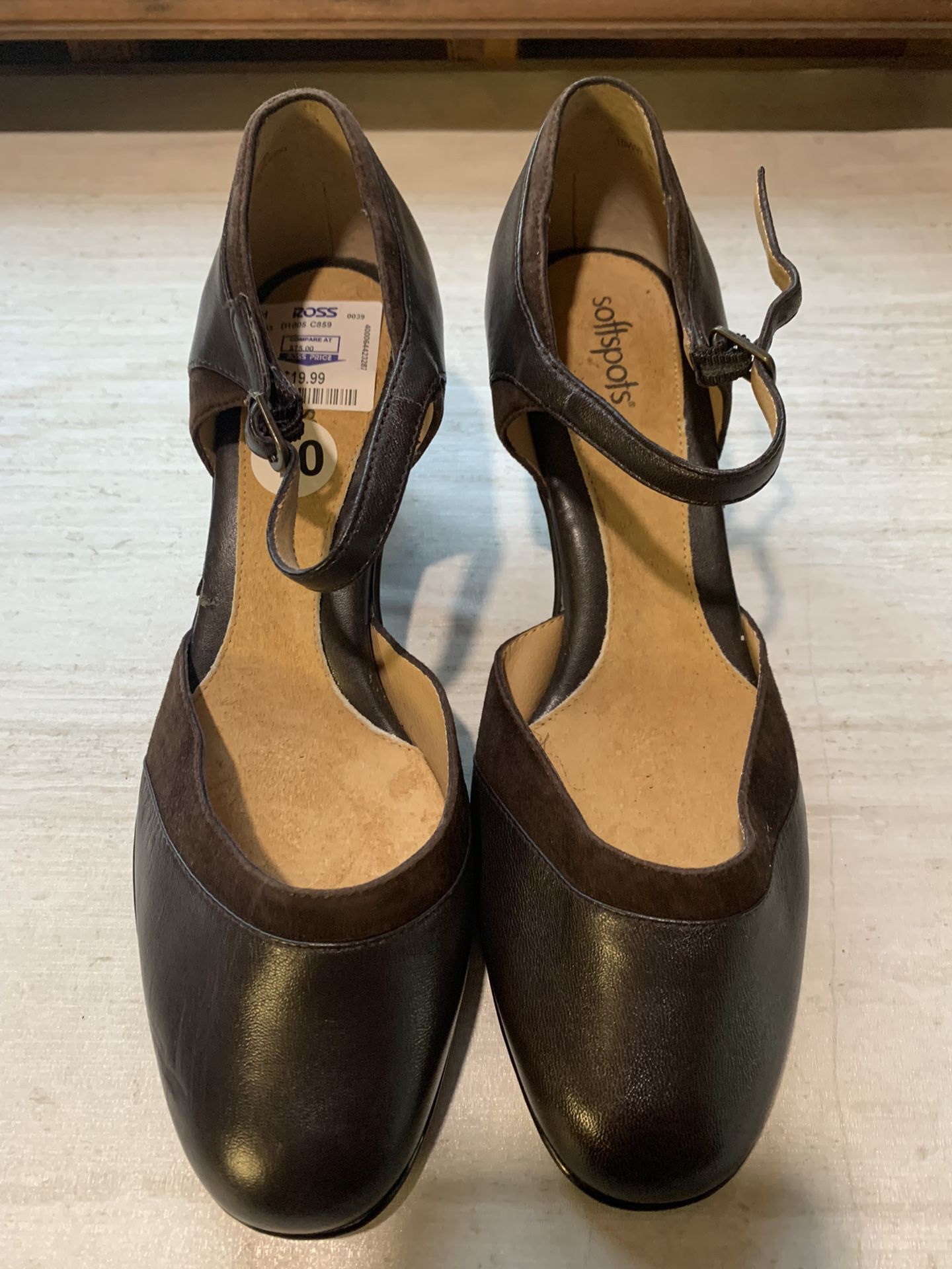 New SoftSpot Brown Leather Mary Jane’s Size 10