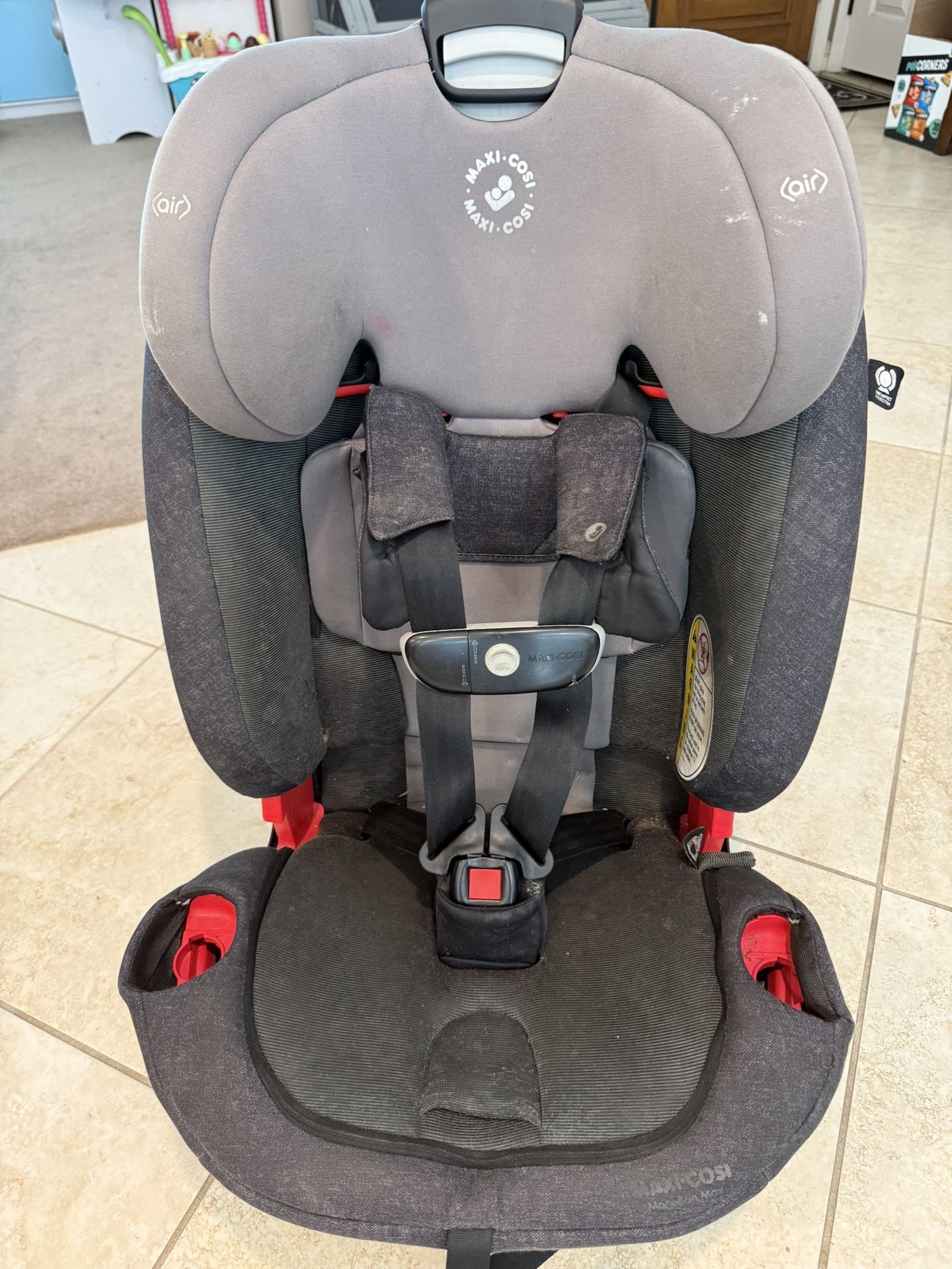 Maxi-Cosi Magellan Xp Max All-In-One Convertible Car Seat