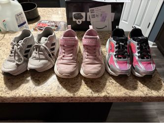 Girls shoes