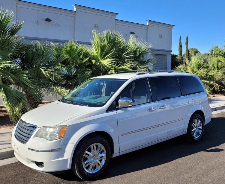 2010 Chrysler Town & Country