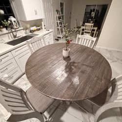 Dinning Table 