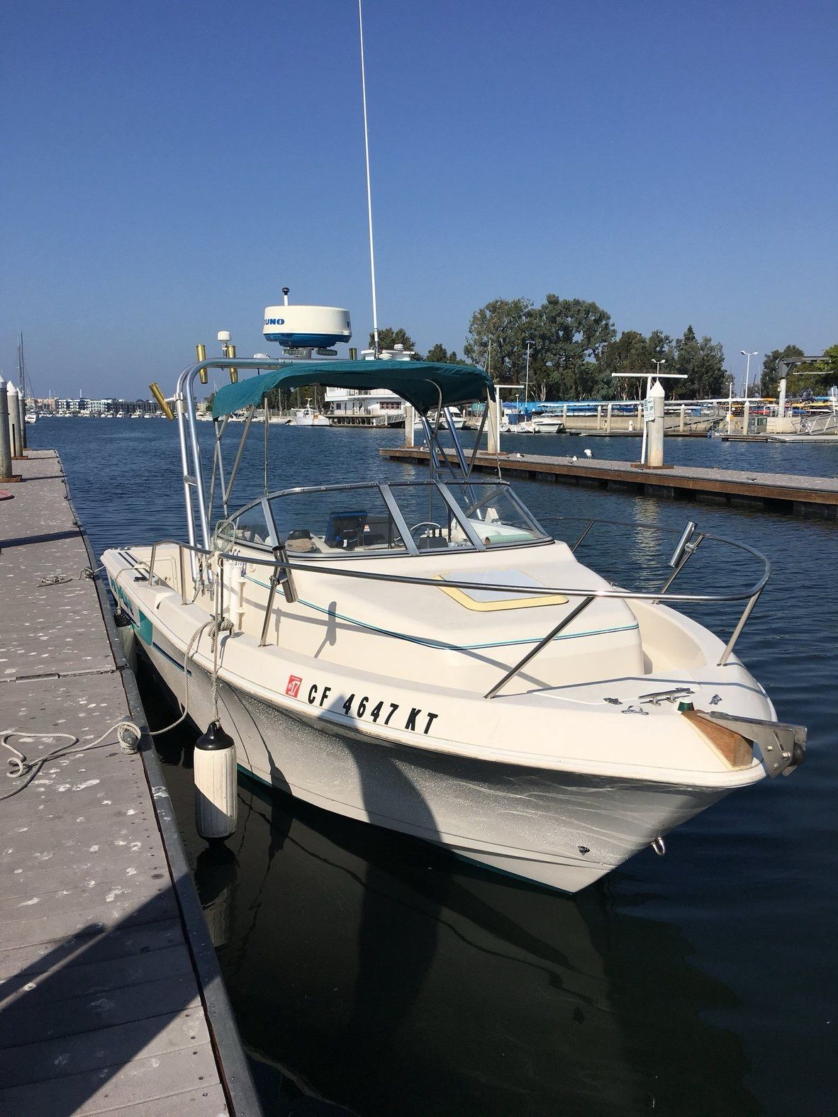 1998 Proline 201WAC Walk around cuddy