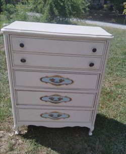 Vintage dresser