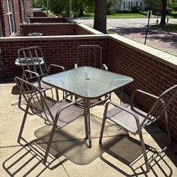 Table and chairs 