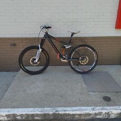 Ironhorse 7 Point Deity Mountain Bike