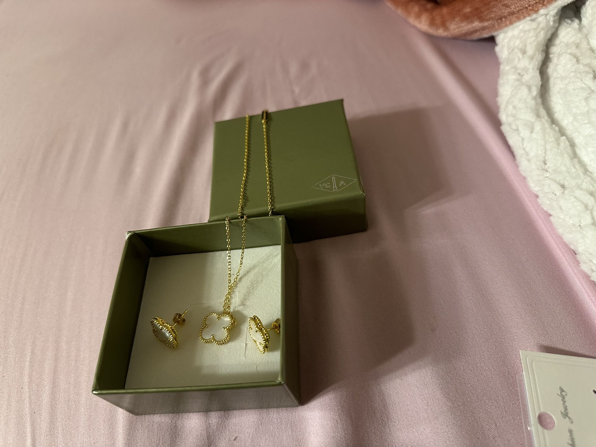 Van Cleef Arpels Earrings and Necklace Set
