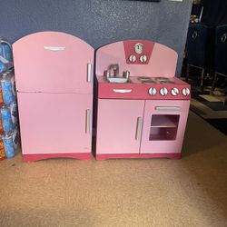 Cute Pink Retro Kids Kitchen Set $150  Cash Only 