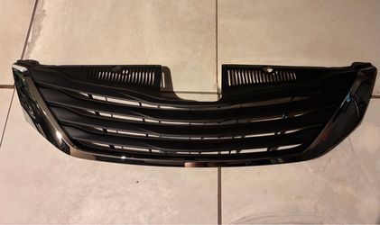 Brand New Toyota Sienna Front Upper Bumper Grille 2011-2017 LE/Base