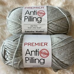 Annie's Premier Anti Pilling Everyday Worsted Yarn 4 oz 203 yd Donahue Lot of 2