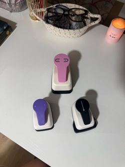 Jewelry hole punchers