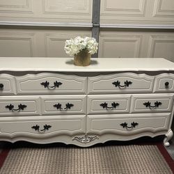 Long Dresser 