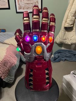 Hasbro Marvel Avengers Legends Series Avengers Power Gauntlet (Marvel)