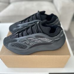 Adidas Yeezy 700 V3 Sz 11 (Pickup or Meet Up Only)