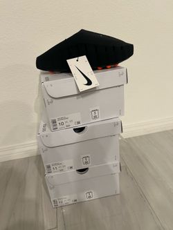New Nike mindslides with receipt 260 each size 10,11,12