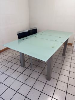 FREE TODAY ONLY. Extendable glass dinner table. Table only.