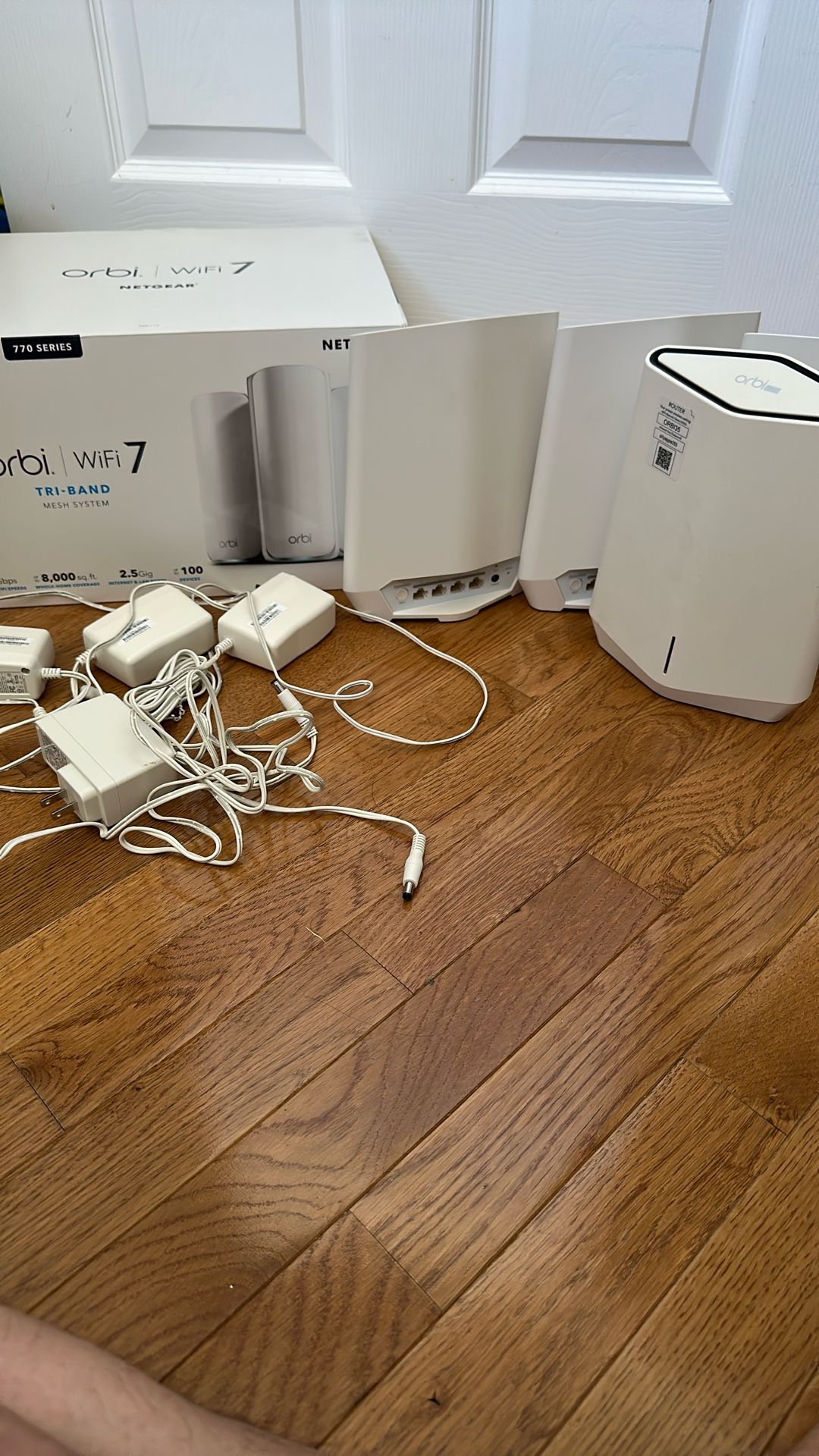Orbi SXR40 1 Router And 3 Satellites