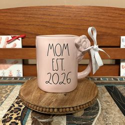 Rae Dunn Mom Est. 2026 Mug