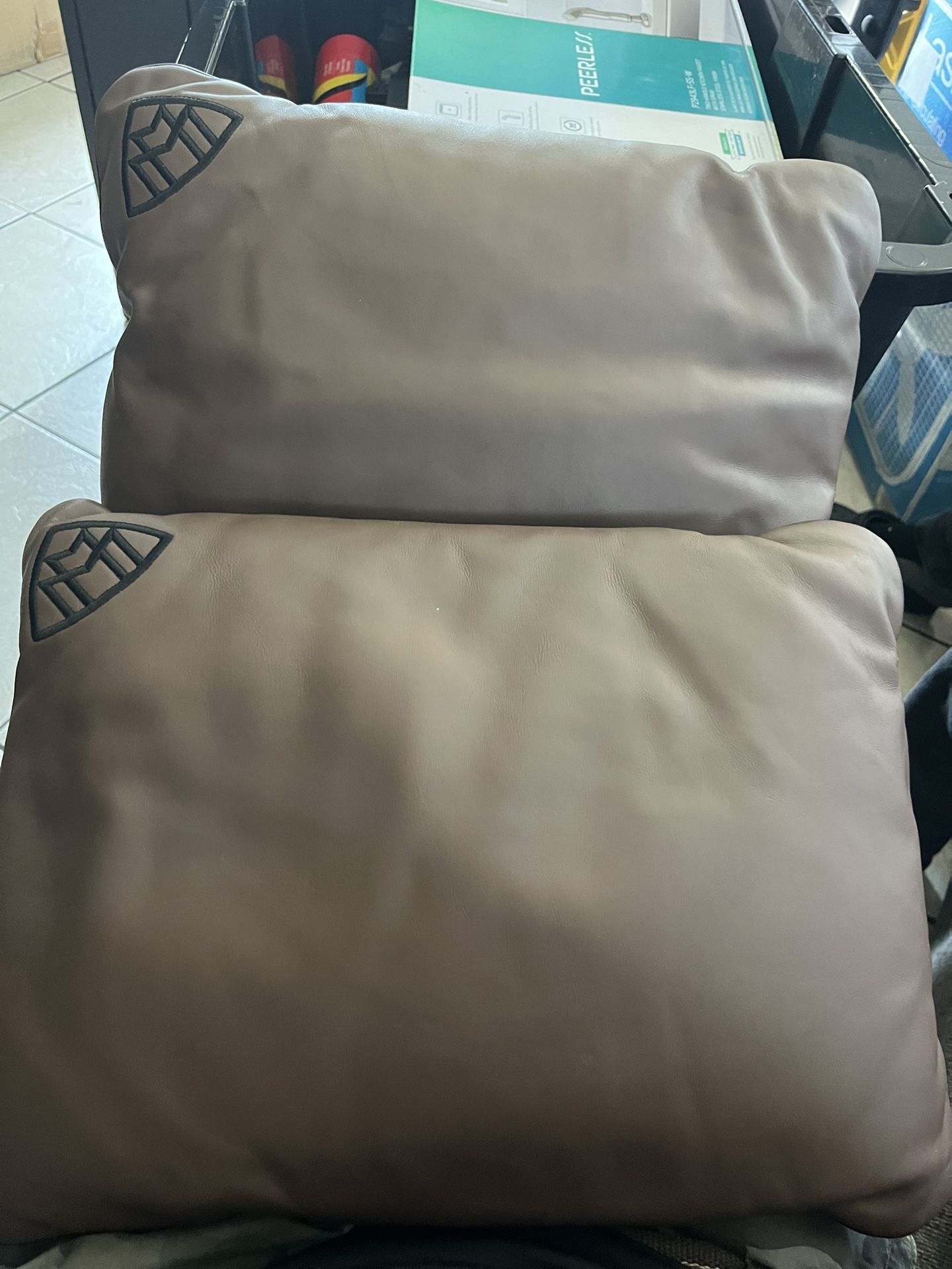 Mercedes Maybach Rear Lumbar Pillows