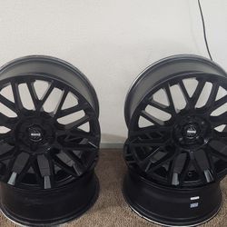 MOMO 18" 5 Lug Rims