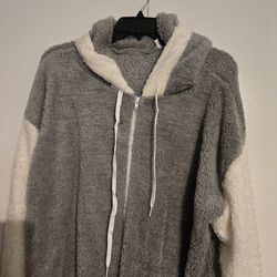 New Women's XL soft and warm grey with white sheeves hoodie
