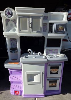 Step 2 Kitchen Set with Play Food / Dishes / Utensils & Appliances