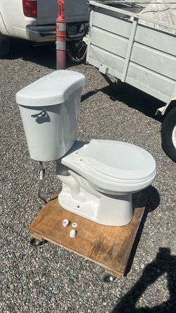 Almost new toilet, switching to a bidet