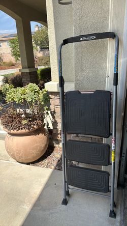 Werner 3-Step Ladder with Extended Rail