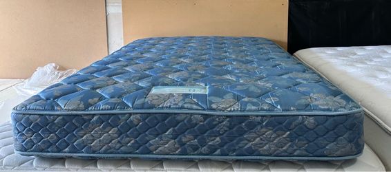 Queen Size Mattress (Colchon Queen Size)