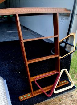 6-Cue Wooden Wall Rack & 4 Billiard Triangles Bundle