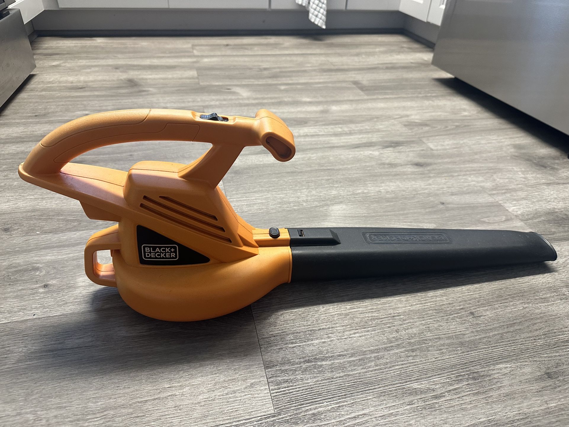 Black + Decker Leaf Blower