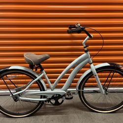 Hampton Cruiser Bike 