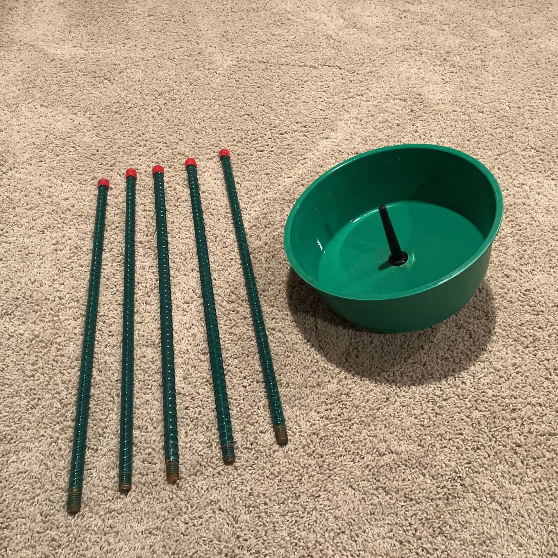 Live Christmas Tree Stand with Floor Protection Tray