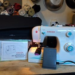 Singer Simple 2263 Sewing Machine W Foot Pedal Power Cord &Tote Bag