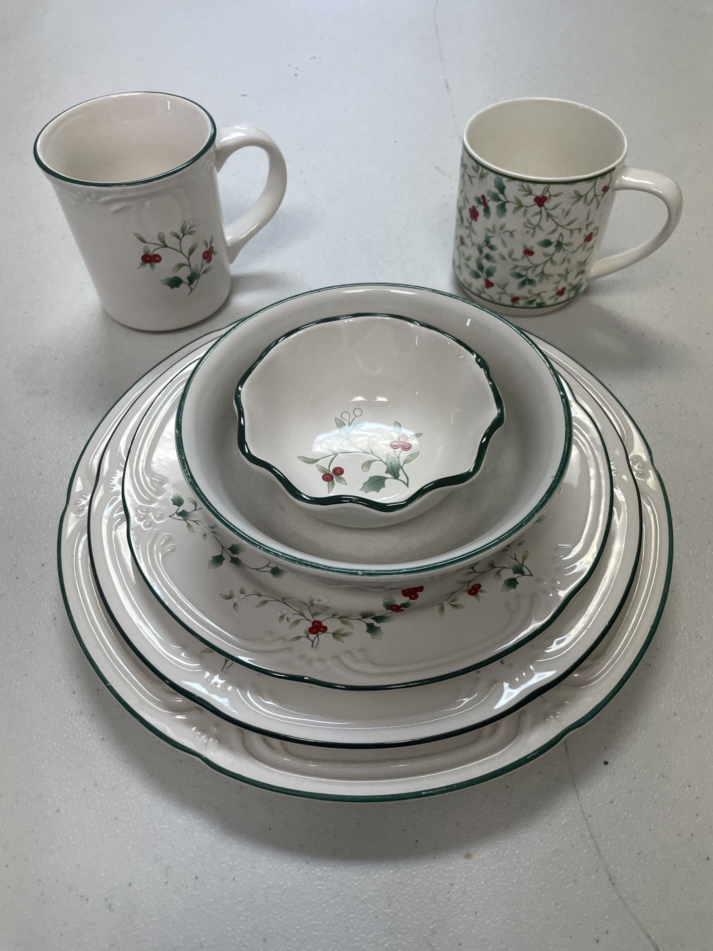 Holiday Dishes - Winterberry - Pfaltzgraff - 48 Pieces - Sold As A Set Or Separately