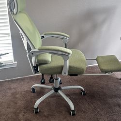 Very Nice Reclining Office Chair