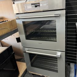 Stainless Steel Thermador Professional 30” Double Oven Electric + Convection 