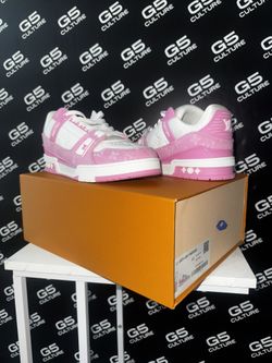 LV shoes women size 7 (men size)