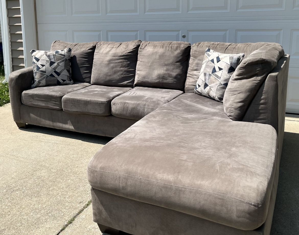 Beautiful Sectional Couch!😍