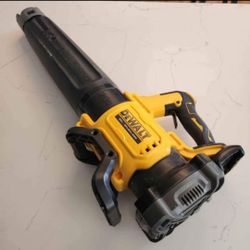 DEWALT 20V MAX 125 MPH 450 CFM Cordless Brushless Battery Powered Handheld Leaf Blower (Tool Only)