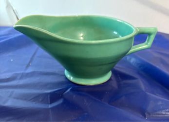 Creamer. Gravy boat. Antique. Collectors.