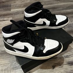 AIR JORDAN 1 MID