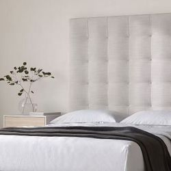 (FREE DELIVERY) NEW West Elm Full Size Silver Diamond Tufted Headboard